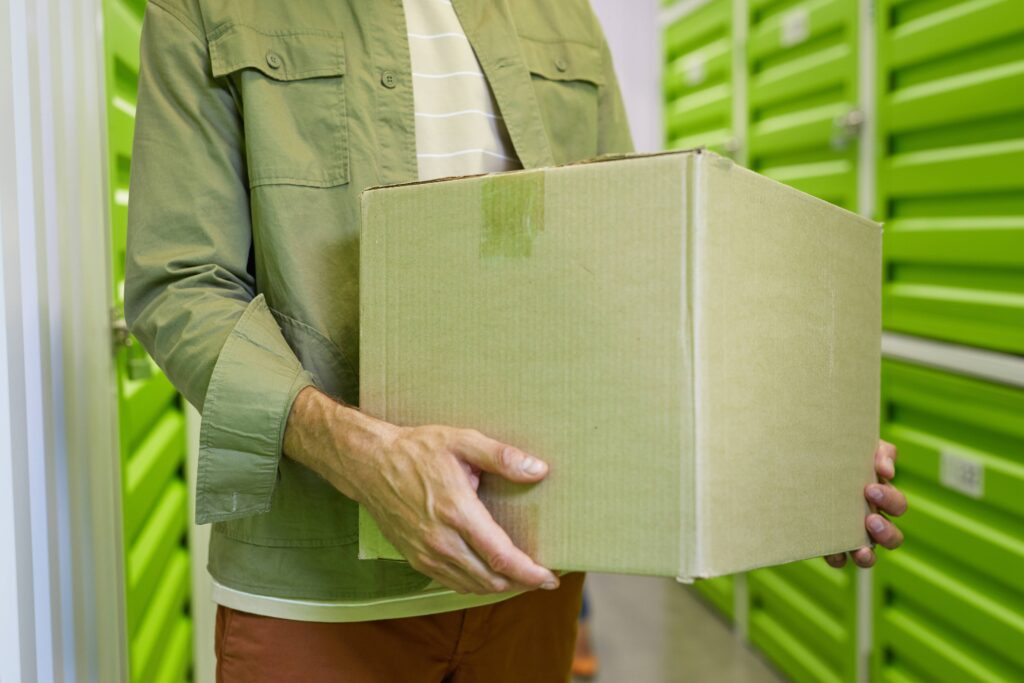 1Box propose un service d'achat de cartons de déménagement dans ses centres