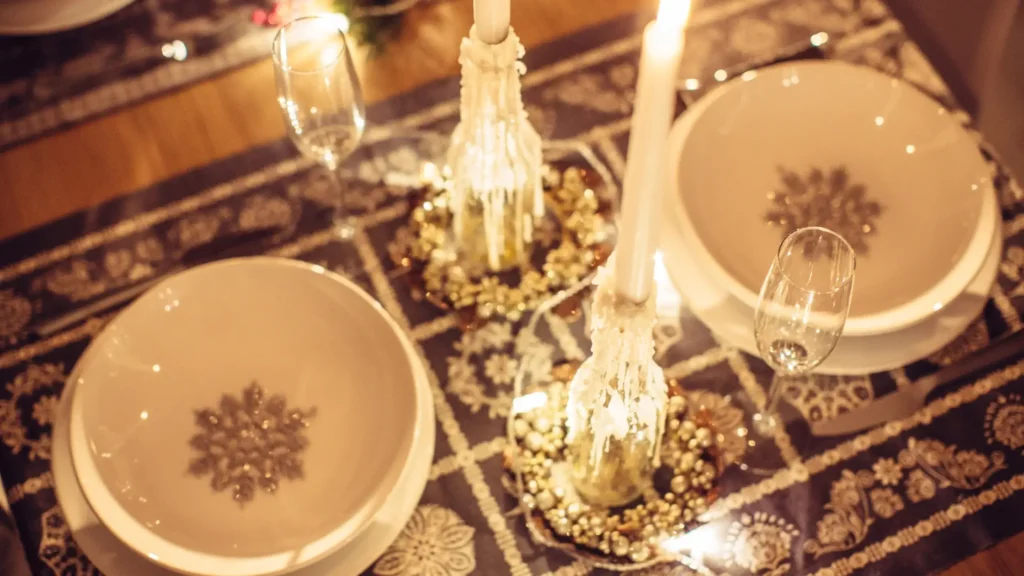 Protéger la vaisselle de fêtes avant de la ranger